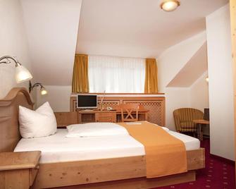 Alpenhotel Rieger - Mittenwald - Bedroom