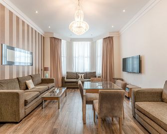 Ashburn Court Apartments - London - Lounge
