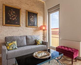 Apartamentos RG Suites Jardines de Murillo - Sevilla - Sala de estar