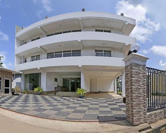 Ronaka Airport Transit Hotel - Katunayake - Edificio