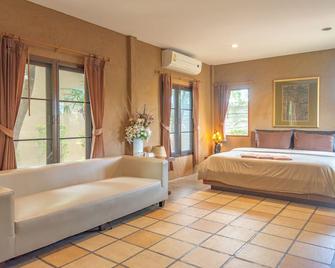 Muntra Garden Resort - Sattahip - Schlafzimmer