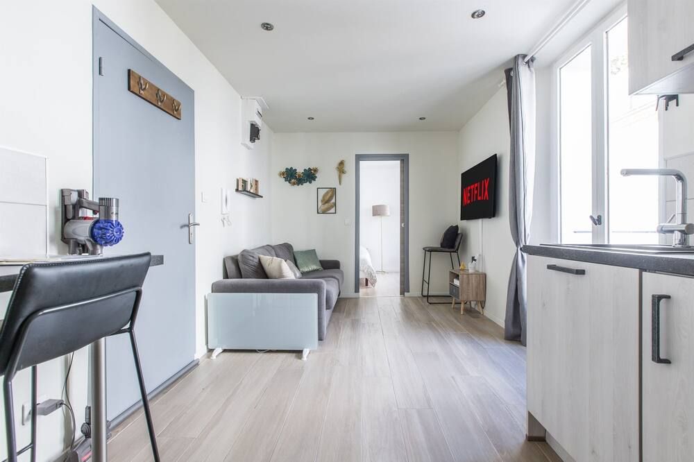 Lb Vacation Rentals I Cute Affordable 1-Br Minutes From Cannes Center - كان - غرفة معيشة