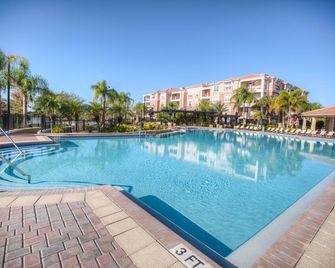 Lakeview next to Convention Center 10 min to Disney! - Williamsburg - Pool