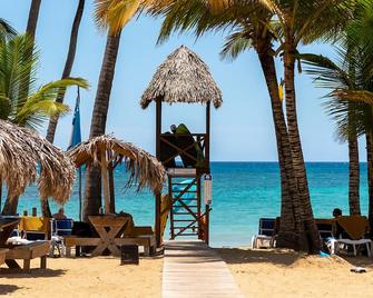 Sirenis Punta Cana Resort Casino & Aquagames - Punta Cana - Beach