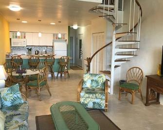 Updated/Beautifully Decorated Club St. Croix Condo - 2 Beds/2 Baths On The Beach - Christiansted - Living room