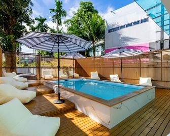The Tint at Phuket Town Hotel (SHA Plus+) - Phuket City - Pool