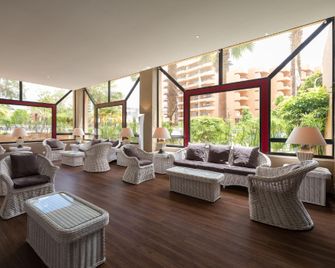 Dom Pedro Marina - Vilamoura - Oleskelutila