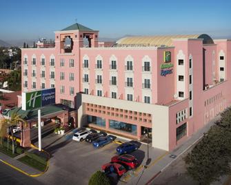Holiday Inn Express Torreon By IHG - Torreón - Building