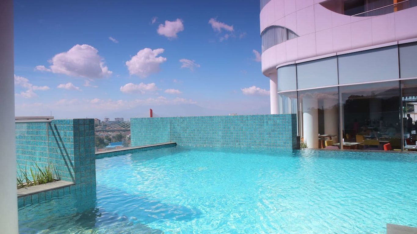 فندق سنسا باندونق