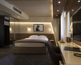 Boutique 25h By Eva Stay 018 - Niš - Bedroom