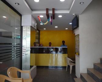 Hotel Boopathi - Madurai - Front desk