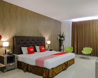 Townhouse Oak Series Style Hotel Cempaka Hill - Jember - Slaapkamer