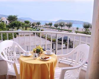Hotel Garden - Praia a Mare - Balkon