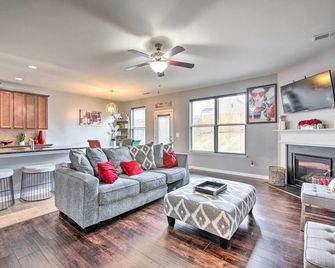Suburban Atlanta Vacation Home about 3 Mi to Airport! - College Park