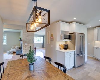 Modern Rapid City Vacation Rental with Deck - Rapid City - Dining room