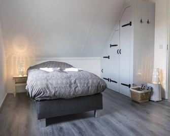 Rustic Holiday Home In Wissenkerke With Garden - Wissenkerke - Slaapkamer
