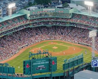 Perfect Stoneham Getaway Just Minutes to Boston! - Stoneham - Building