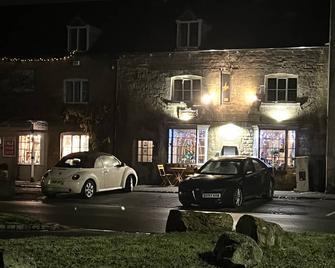 Cotswold high st entire 3/4 bedroom apartment - Moreton-in-Marsh - Building