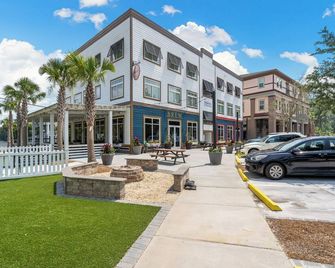 Completely renovated 2bed/2bath getaway! Minutes to Charleston! - Hanahan - Building