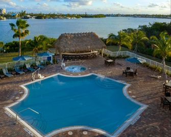 Hampton Inn Marathon - Florida Keys - Marathon - Pool