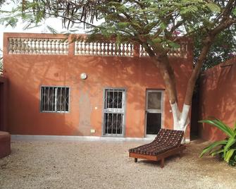 mbour Saly villa rentals near the beach 7 minutes walk - Mbour - Patio