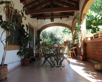 La Casa Dell'antiquario - Graniti - Patio