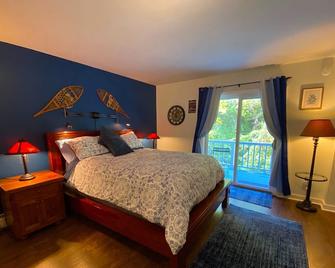 Stowe Riverfront Townhome w/Fireplace. \nSteps to Historic Downtown - Stowe - Bedroom