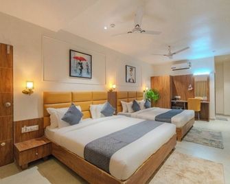 Hotel Tgr - Navsari - Habitación