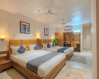 Hotel Tgr - Navsari - Habitación