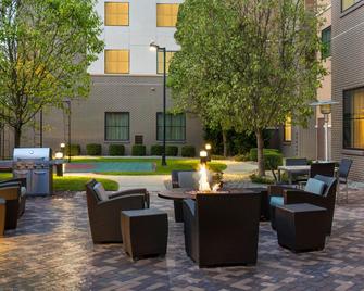 Residence Inn by Marriott Youngstown Warren/Niles - Niles - Innenhof