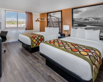 Super 8 by Wyndham Cheyenne WY - שאיין - חדר שינה