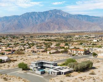 Desert Hot Springs Inn - Desert Hot Springs