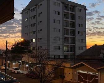 Apartamento Espaçoso Bairro Piracicamirim - Piracicaba - Edifício