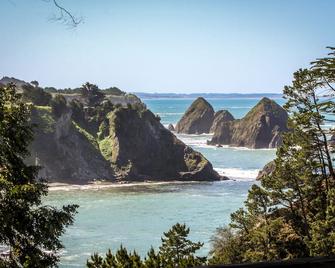 Oceanfront Stunner with Deck, Veranda & Incredible Views - Close to Beaches - Elk - Beach