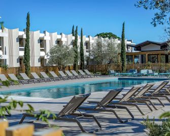 Ibis Perpignan Rivesaltes - Rivesaltes - Pool