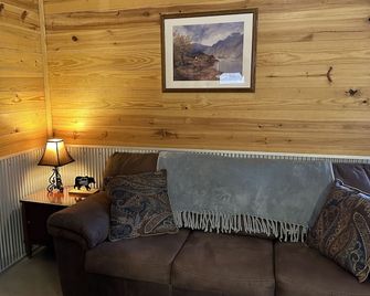 Grizzly Cabin. Roku TV & Star Gazing. No Pets are allowed - Mount Ida - Living room