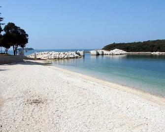 One bedroom apartment with terrace Vrsar, Poreč (A-3007-f) - Vrsar - Plage