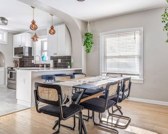 4 Bedroom Wentzville Adventure Sleeps 12 - Wentzville