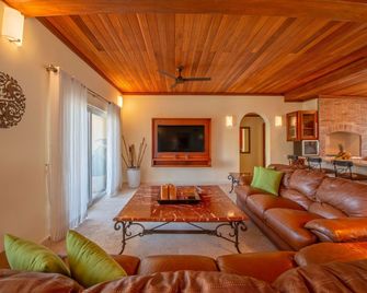 Velero Beach Resort - סוסוה - סלון