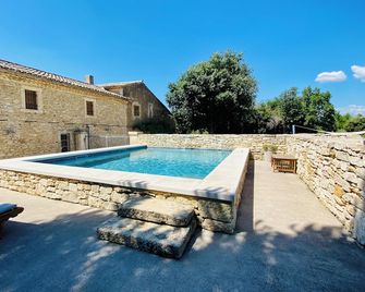 Air-conditioned Mas de Ménerbes, pétanque, swimming pool & enclosed garden. Pets welcome. - Menerbes - Zwembad