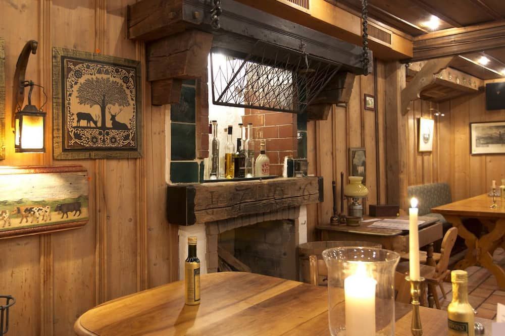 Boutique Hotel Alpenrose - Saanen - Bar