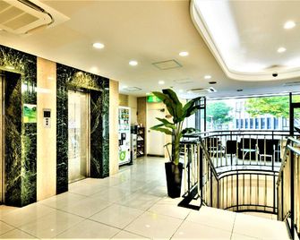 Maebashi Hotel Cinquante - Maebashi - Lobby