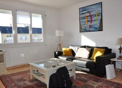 Magnificent renovated T5 apartment near the sea - Saint-Nazaire - Huiskamer