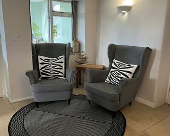 Fishermans Cottage - Isle of Portland - Living room