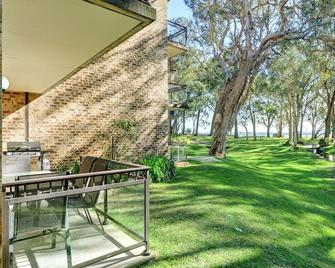 Nicholli, Bay Parklands, Unit 21/2 Gowrie Avenue - Nelson Bay - Patio
