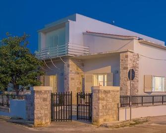 Le Tre Grazie B&B - Giurdignano - Building