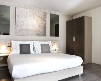 Chez Maman Hotel & Restaurant - Geneva - Bedroom