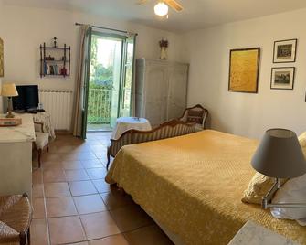 Between Nîmes and Montpellier, charming house in Aubais - Aubais - Chambre