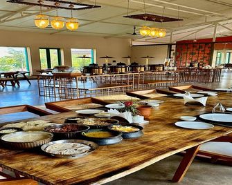 Saiprasad Tiger Resort - Khawāsa - Restaurant