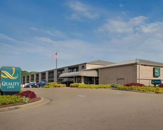 Quality Inn Columbus - Columbus - Building